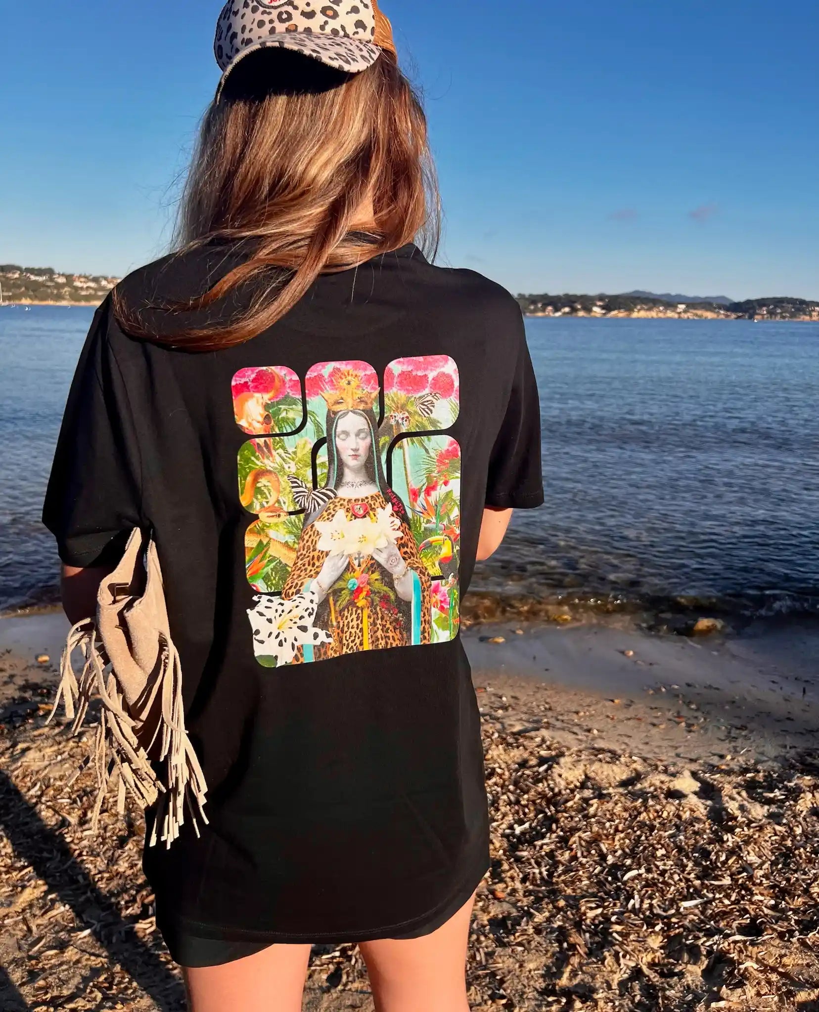 T-shirt unisexe Divina – détail dos – style bohème gypset