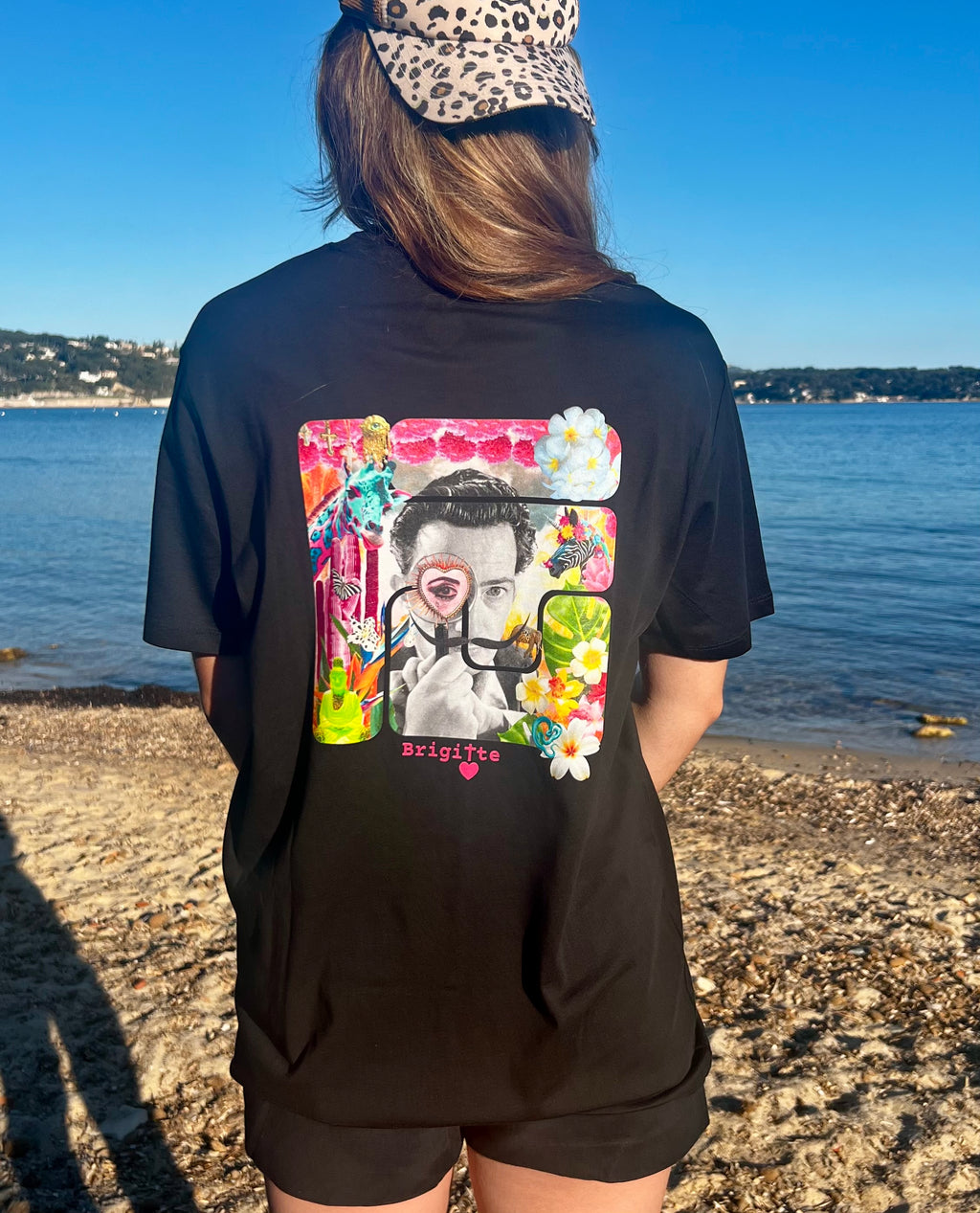 Détail imprimé dos artistique t-shirt Salvador – design bohème chic unisexe