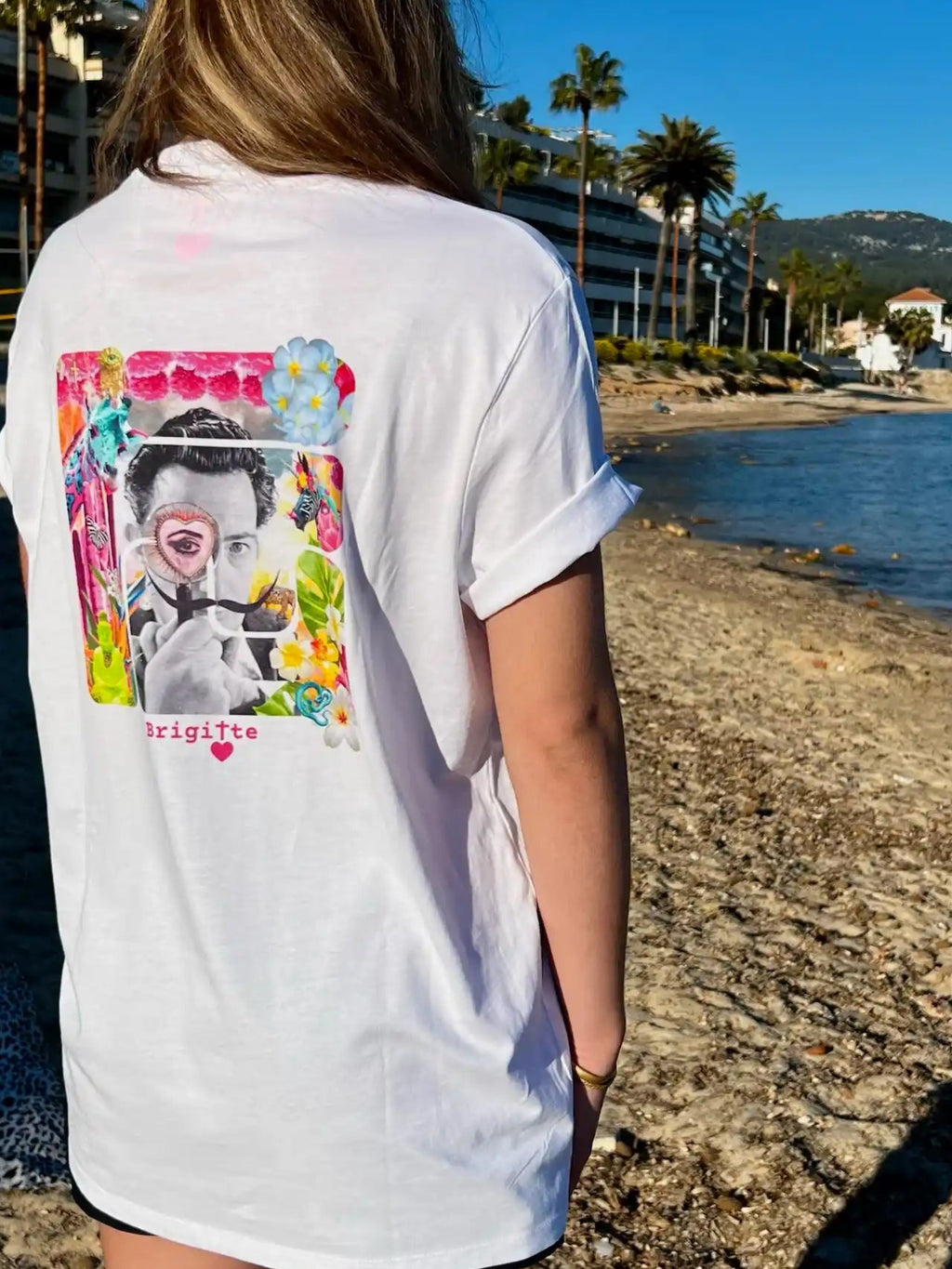 Détail imprimé artistique t-shirt Salvador – design bohème chic unisexe